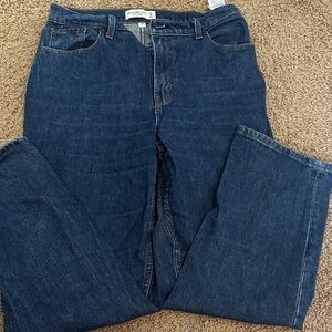 Abercrombie & Fitch Women’s 90’s Straight Dark Blue Denim Jeans